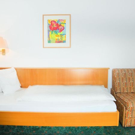 Hotel Zum Hirsch Wertingen Quarto foto