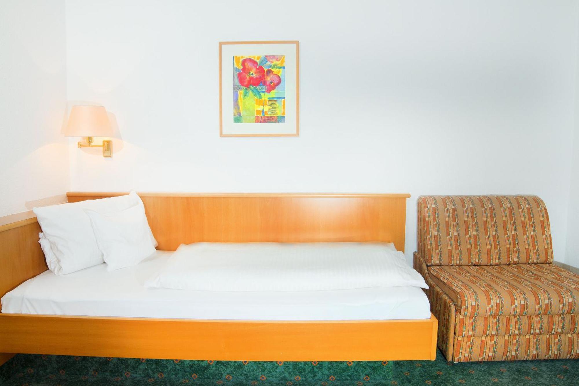 Hotel Zum Hirsch Wertingen Quarto foto